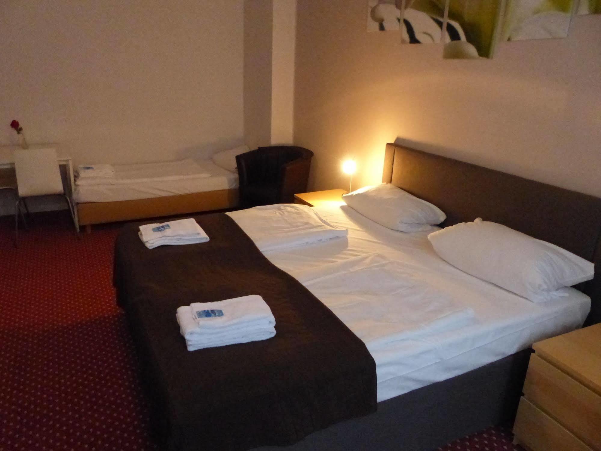 Hotel Elegia Am Kurfuerstendamm Berlin Exteriör bild
